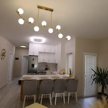 公寓 Lakeside Serenity *