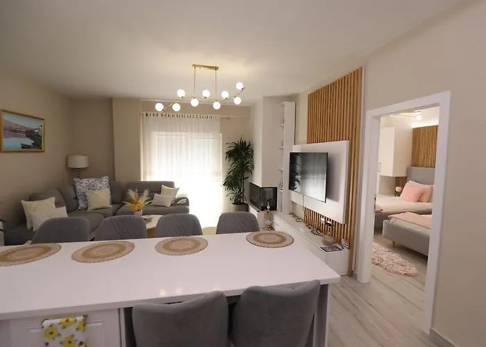 公寓 Lakeside Serenity