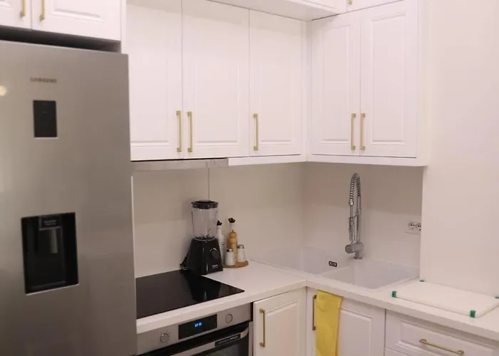 公寓 Lakeside Serenity