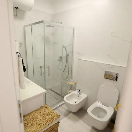 Lakeside Serenity Apartamento Pogradec