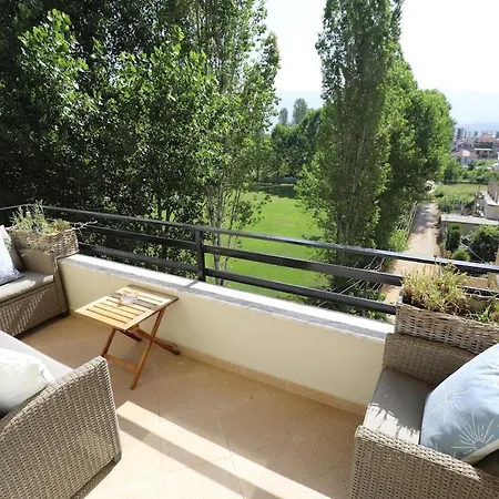 Lakeside Serenity Apartamento